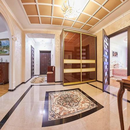 Luxury Apartments Truskavets Luaran gambar